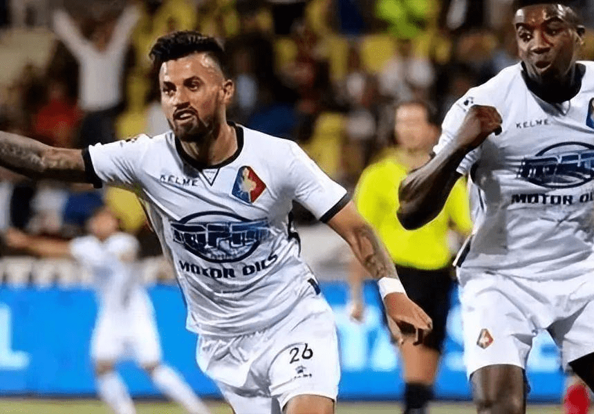 他们能够与 他们能够与