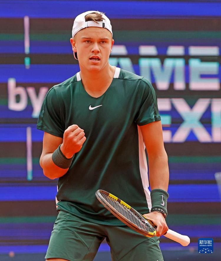 多位选手在 多位选手在