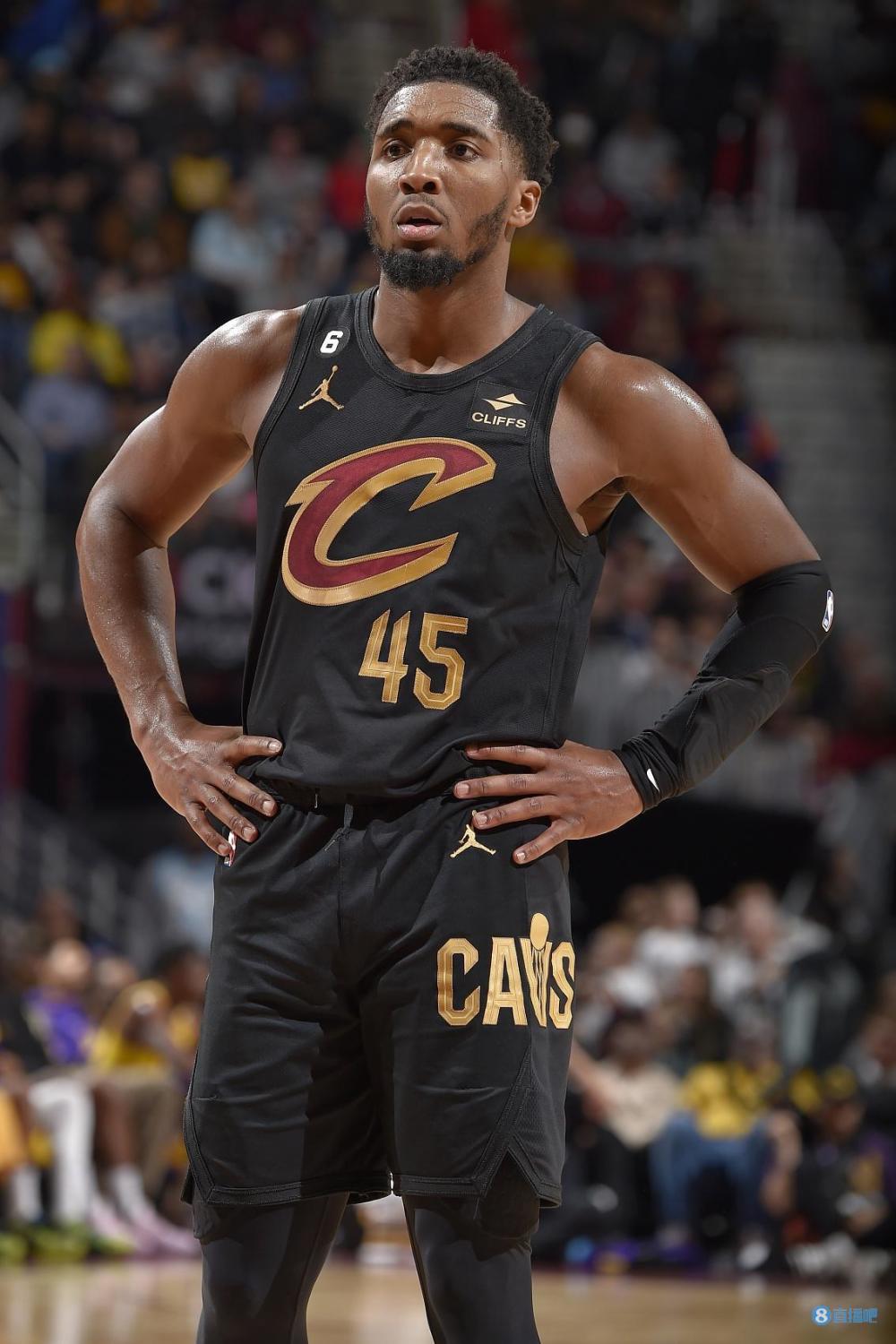 紧凑的轮换 紧凑的轮换